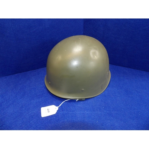 460 - A military helmet