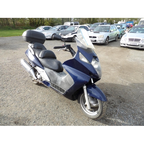 1 - A 2003 Honda FSJ600 Silver Wing scooter J137183, odometer reading 34,484 miles