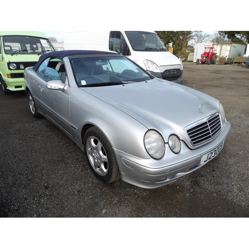 10 - A 2000 Mercedes-Benz CLK320 Avantgarde convertible J23009 (petrol/automatic), odometer reading 42,80... 