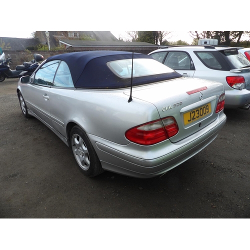 10 - A 2000 Mercedes-Benz CLK320 Avantgarde convertible J23009 (petrol/automatic), odometer reading 42,80... 