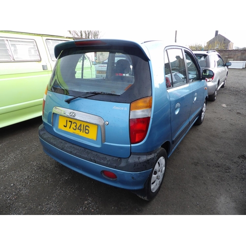 9 - A 2001 Hyundai Amica Si 1.0 five door hatchback J73416 (petrol/manual), odometer reading 52,684 mile... 