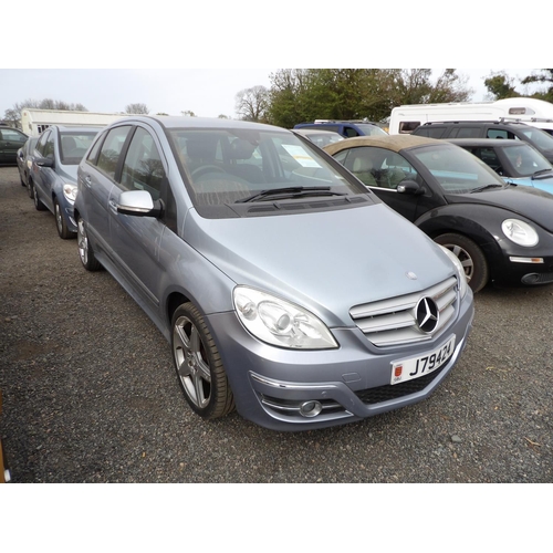 7 - A 2011 Mercedes-Benz B160 Sport 1.5 MPV (petrol/CVT), odometer reading 30,437 miles (offered for sal... 