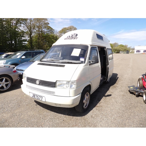 10 - A 1995 Volkswagen Transporter T4 2.4 TDi camper van J87577 (diesel/manual), odometer reading 111,388... 