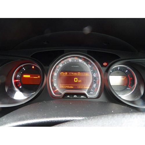 8 - A 2009 Citroen C5 VTR 2.0 estate (diesel/manual) J139014, odometer reading 93,348 miles - CV joints ... 