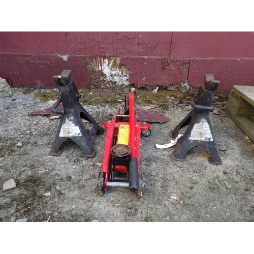 107 - A hydraulic trolley jack together with a pair of axle stands