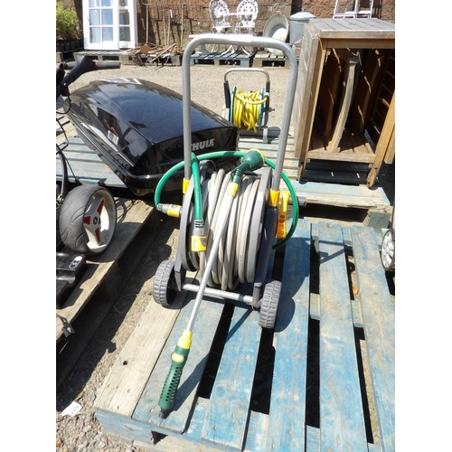 119 - A Hozelock hose reel