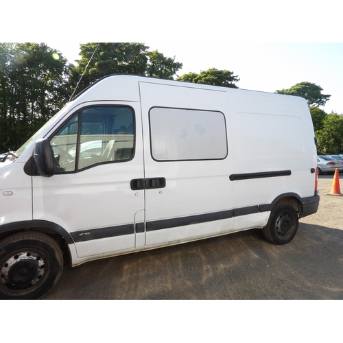 17 - A 2008 Renault Master 33 2.5 DCi panel van J128377 (diesel/manual), odometer reading 134,705 miles