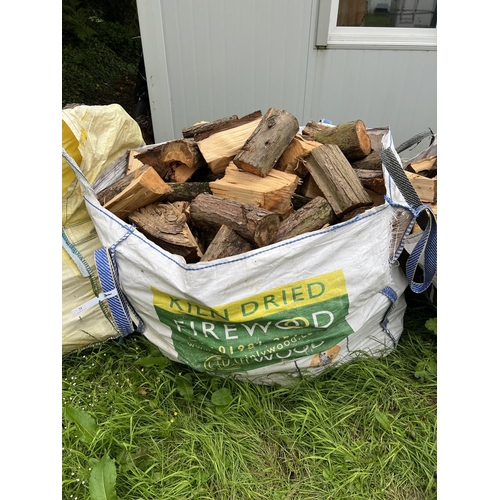 31 - A bulk bag of logs