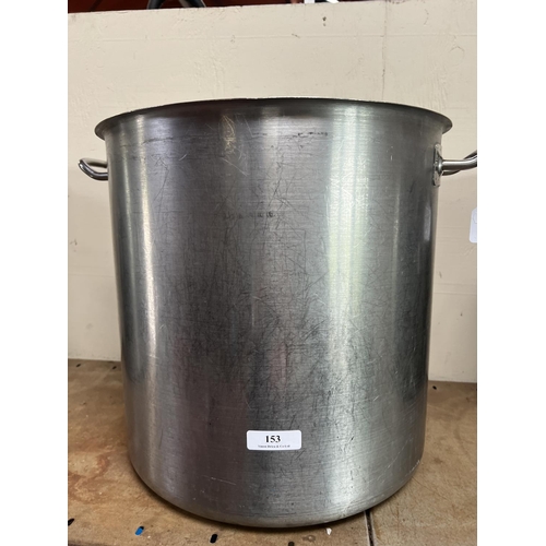 153 - A large catering saucepan