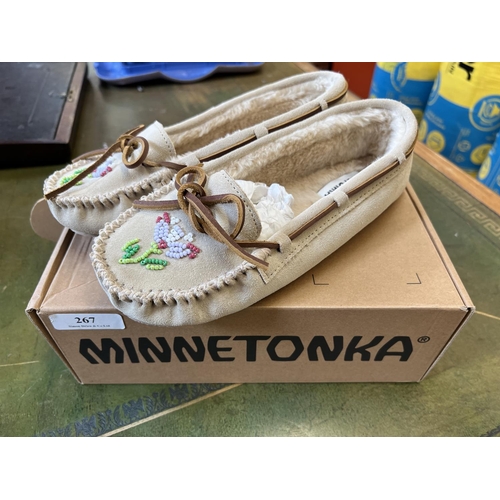 267 - A pair of Minnetonka Ziigwan moccasins size 11 - new