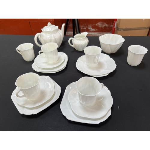 296 - A Shelly Dainty part tea set