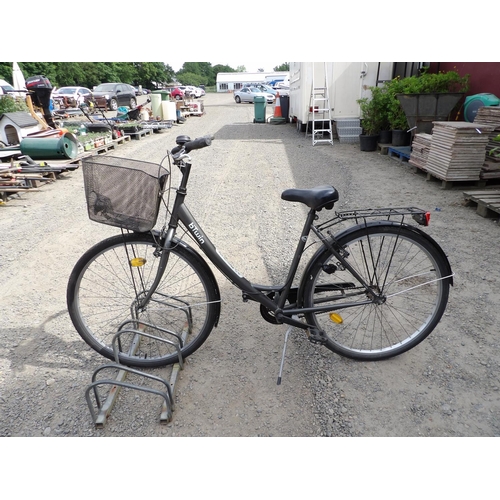 87 - A b'Twin elops citybike bicycle 20