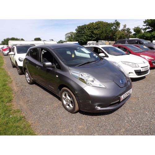 1 - A 2015 Nissan Leaf Tekna five door hatchback J122442 (electric/automatic), odometer reading 39,700 m... 