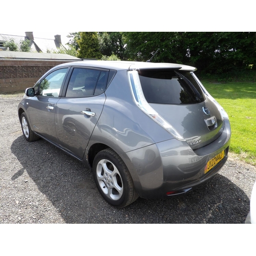 1 - A 2015 Nissan Leaf Tekna five door hatchback J122442 (electric/automatic), odometer reading 39,700 m... 