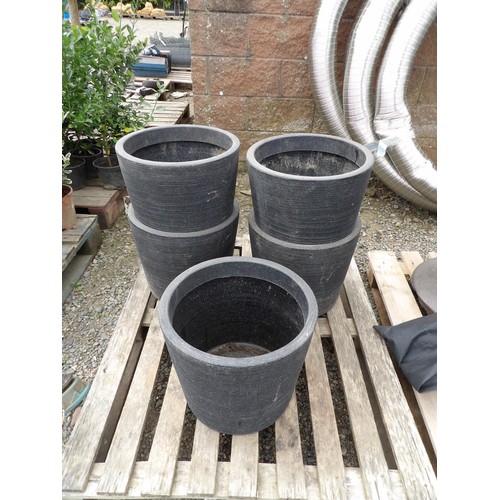 60 - A set of five garden planters