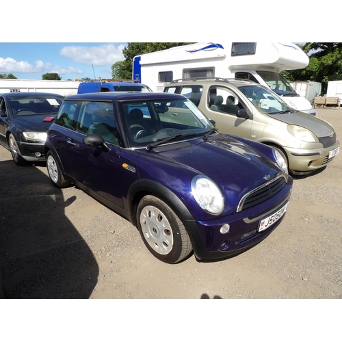 11 - A 2005 Mini One 1.6 three door hatchback J50504 (petrol/manual), odometer reading 55,722 miles - Dri... 