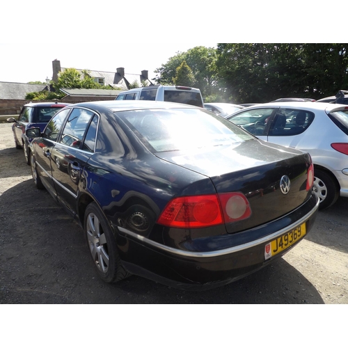 12 - A 2005 Volkswagen Phaeton V10 4Motion 5.0 TDi four door saloon J49369 (diesel/automatic), odometer r... 