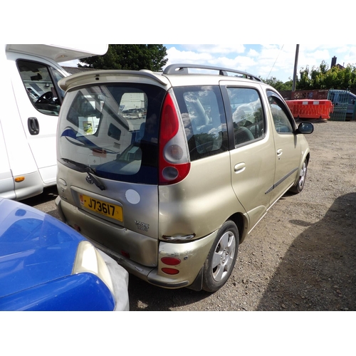 13 - A 2000 Toyota Yaris Verso 1.3 five door hatchback J73617 (petrol/manual), odometer reading 113,563 m... 