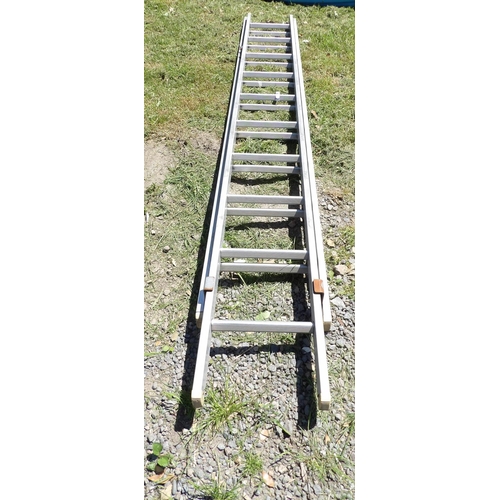 25 - An aluminium extension ladder