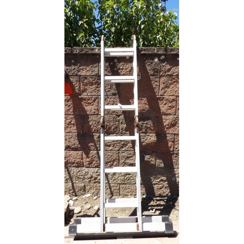 45 - A TUV 4x3 combination ladder