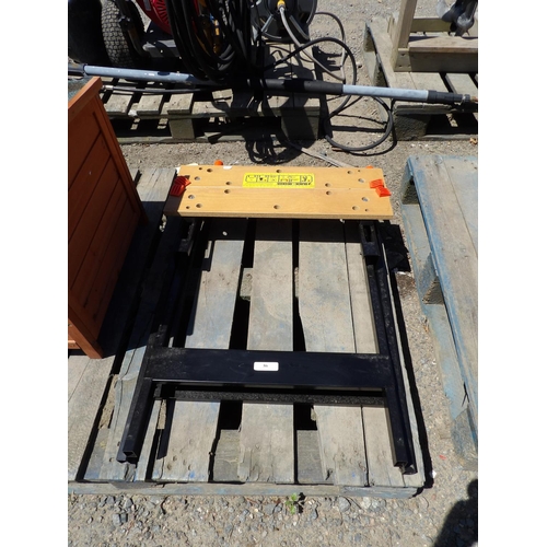 86 - A Black & Decker workmate