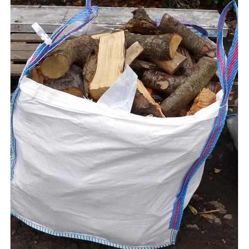 71 - A midi bulk bag of logs
