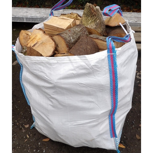 72 - A midi bulk bag of logs