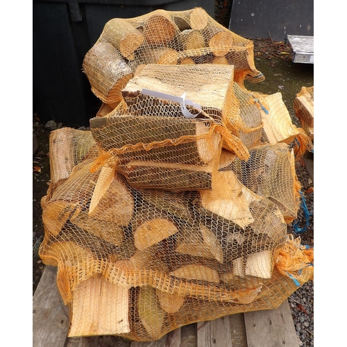 75 - A midi bulk bag of logs