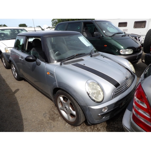 12 - A 2002 Mini Cooper 1.6 three door hatchback J63515 (petrol/manual), odometer reading 72,986 miles