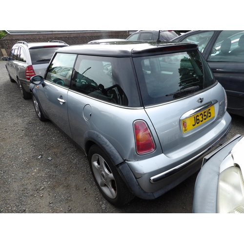 12 - A 2002 Mini Cooper 1.6 three door hatchback J63515 (petrol/manual), odometer reading 72,986 miles