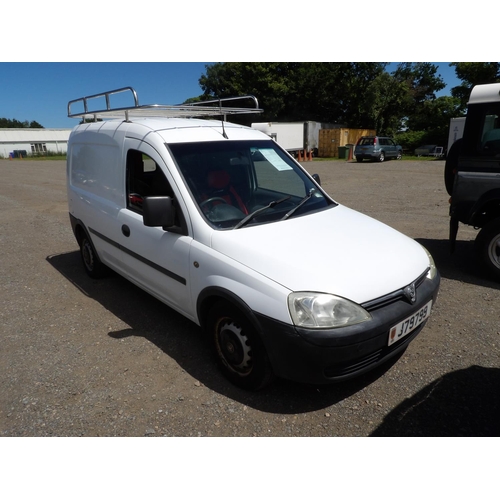 20 - A 2004 Vauxhall Combi 1700 1.7 DTi small goods van J79799 (diesel/manual), odometer reading 51,924 m... 