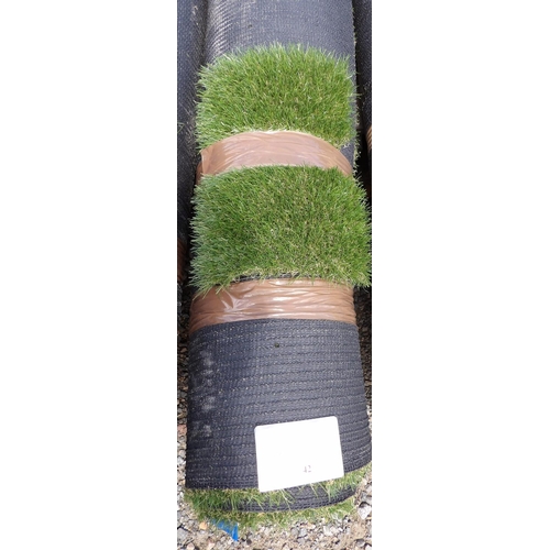 42 - A roll of artificial grass - Soft Forest  1.7m x 4m