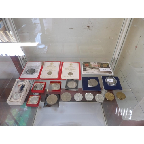 176 - A collection of vintage coins, medals and medallions