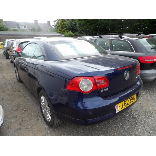 12 - A 2006 Volkswagen EOS 2.0 FSi convertible J62394 (petrol/manual), odometer reading 38,634 miles - el... 