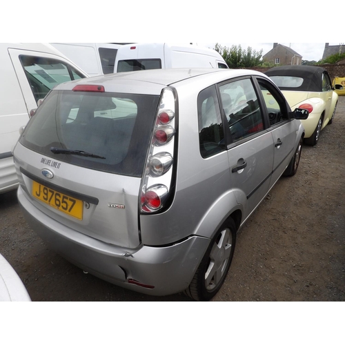 15 - A 2004 Ford Fiesta Zetec 1.4 five door hatchback J97657 (petrol/manual), odometer reading 93,725 mil... 