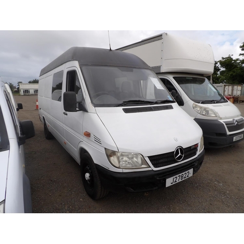 21 - A 2006 Mercedes Sprinter 311 2.1 LWB panel van J27822 (diesel/manual), odometer reading 138,549 mile... 