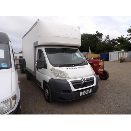 22 - A 2012 Citroen Relay 35 2.2 HDi Luton van J137046 (diesel/manual), odometer reading 155,913 miles