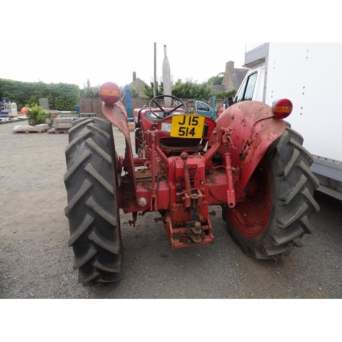 24 - An International Harvester 523 52hp two wheel drive tractor J15514 - 6,443 hours