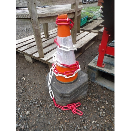 118 - Three road traffic cones together with a length of plastic chain