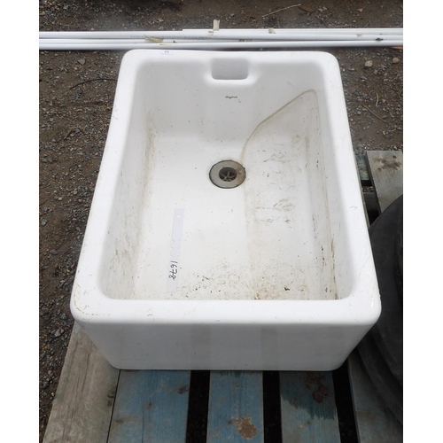 52 - A vintage Twyfords Belfast sink