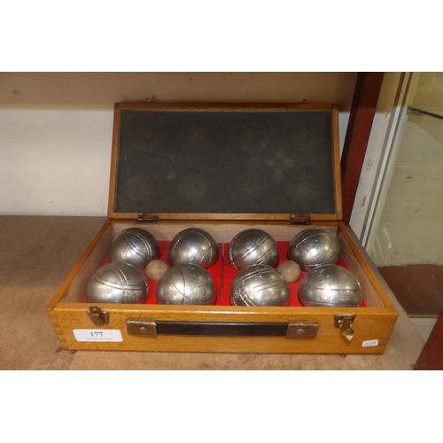 177 - A boxed set of eight boules