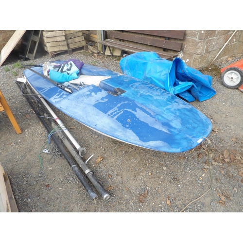 40 - A Topper sailing dinghy with accessories