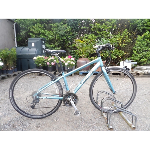 80 - A Trek 7.3FX bicycle 15