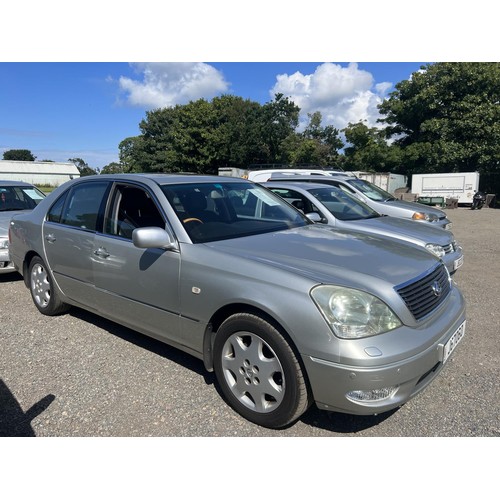 10 - A 2001 Lexus LS430 4.3 four door saloon J67060 (petrol/automatic), odometer reading 47,851 miles