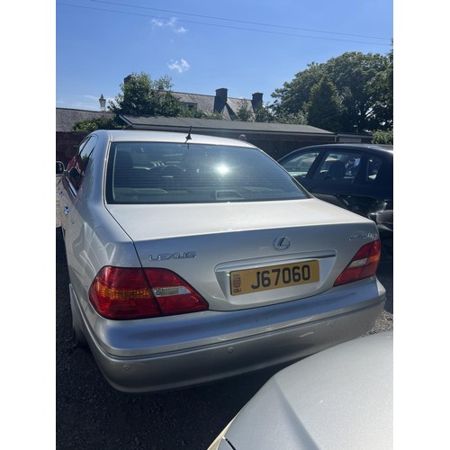 10 - A 2001 Lexus LS430 4.3 four door saloon J67060 (petrol/automatic), odometer reading 47,851 miles