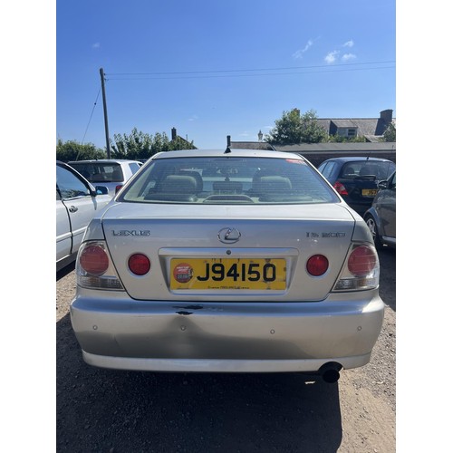 11 - A 2001 Lexus IS200 SE 2.0 four door saloon J94150 (petrol/automatic, odometer reading 20,637 miles