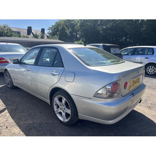 11 - A 2001 Lexus IS200 SE 2.0 four door saloon J94150 (petrol/automatic, odometer reading 20,637 miles