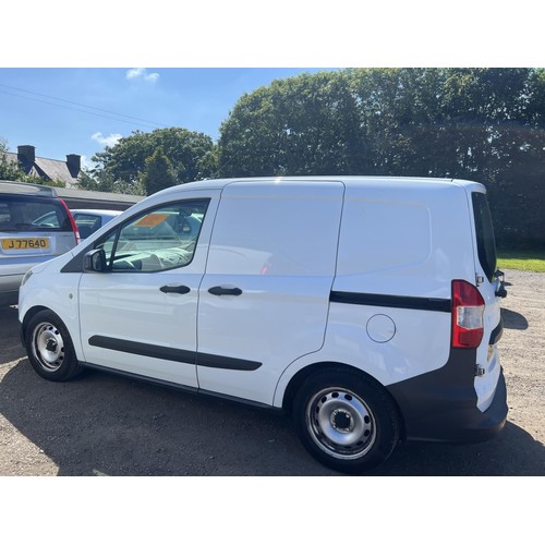 15 - A 2015 Ford Transit Courier 1.5 TDCi small goods van J53551 (diesel/manual), odometer reading 46,044... 