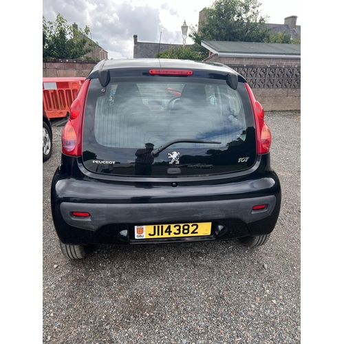 4 - A 2009 Peugeot 107 Urban 1.0 five door hatchback J114382 (petrol/automatic), odometer reading 39,815... 