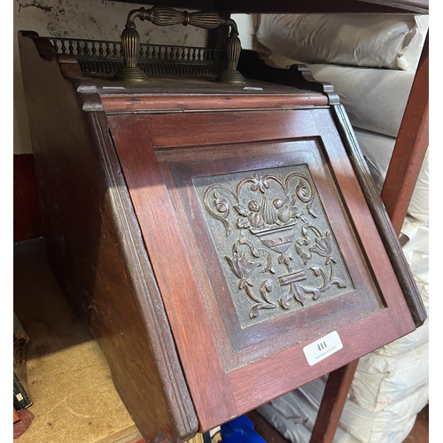 411 - An Edwardian walnut coal box